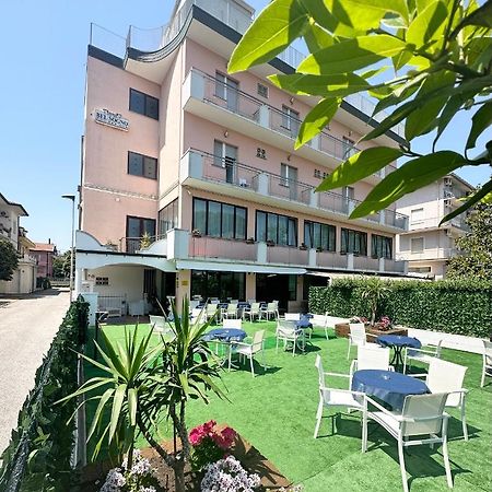Hotel Bel Sogno Rímini Exterior foto